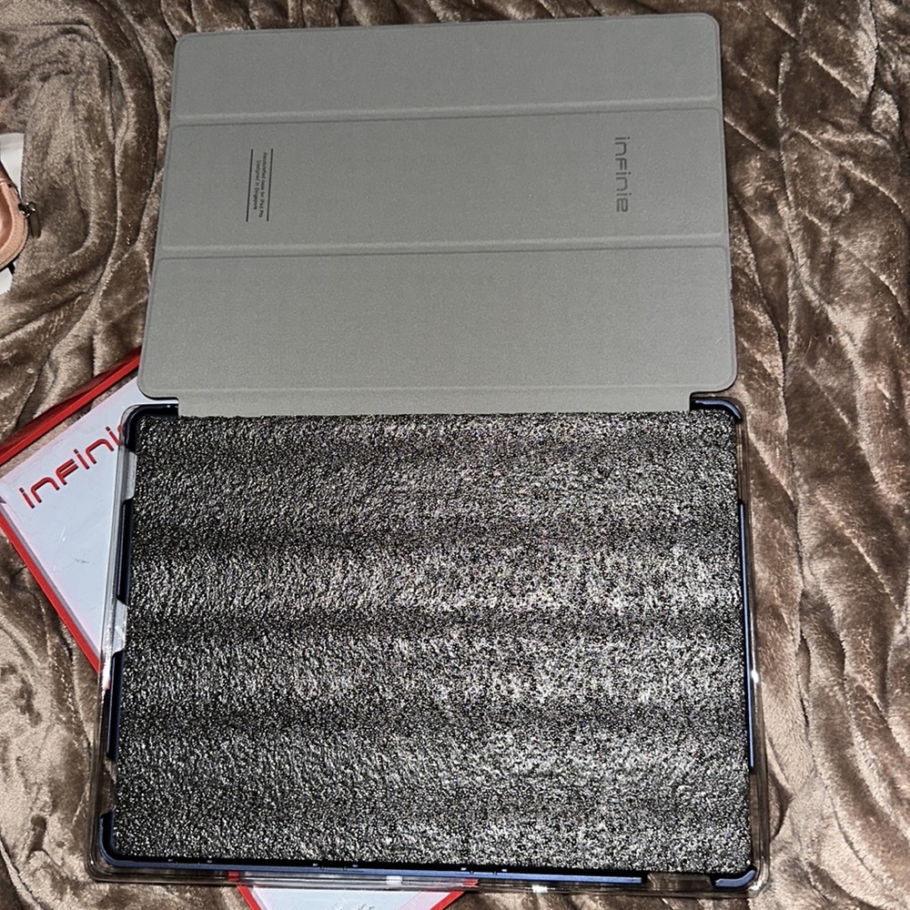 iPad Pro bookcase - Picture 2 of 5